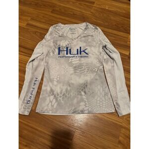 Huk Performance Fishing Shirt Women's Long‎ Sleeve Gray Camo V-Neck Top